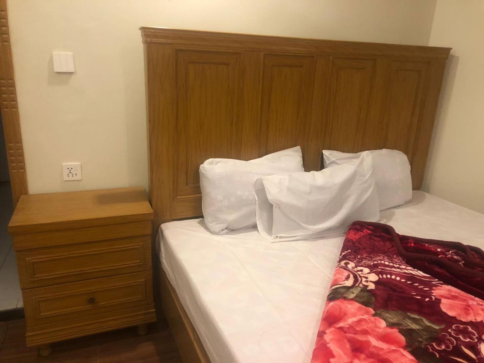 Al Buraq Hotel İslamabad Dış mekan fotoğraf